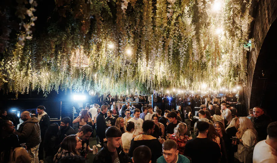 FRESHERS ROOFTOP RAVE - 400+ RAVERS - XOYO ROOF GARDEN. at XOYO ...