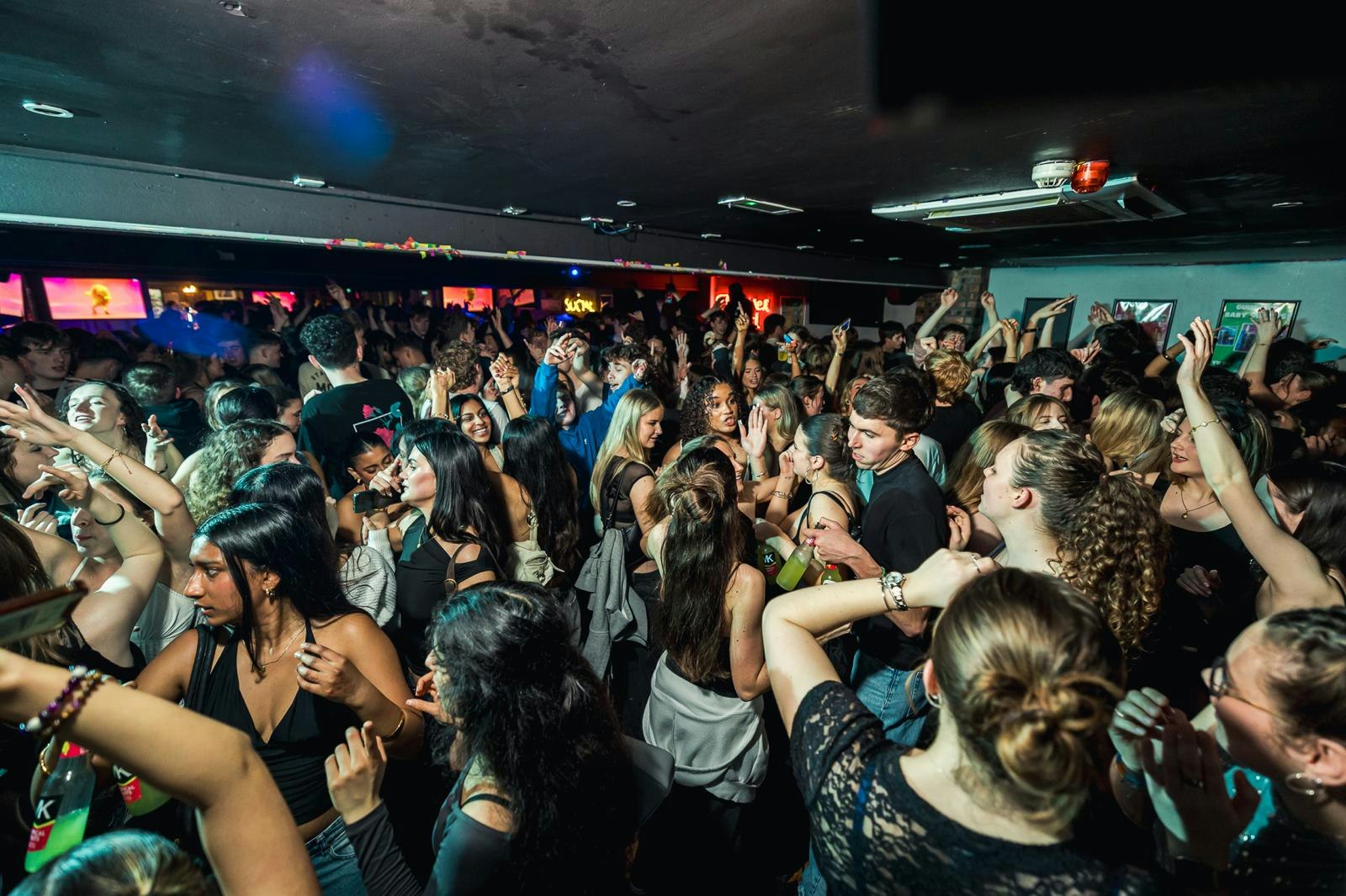 Naughty Horse CHRISTMAS MONDAY X Too Pounded CIRCO [End Of Term]