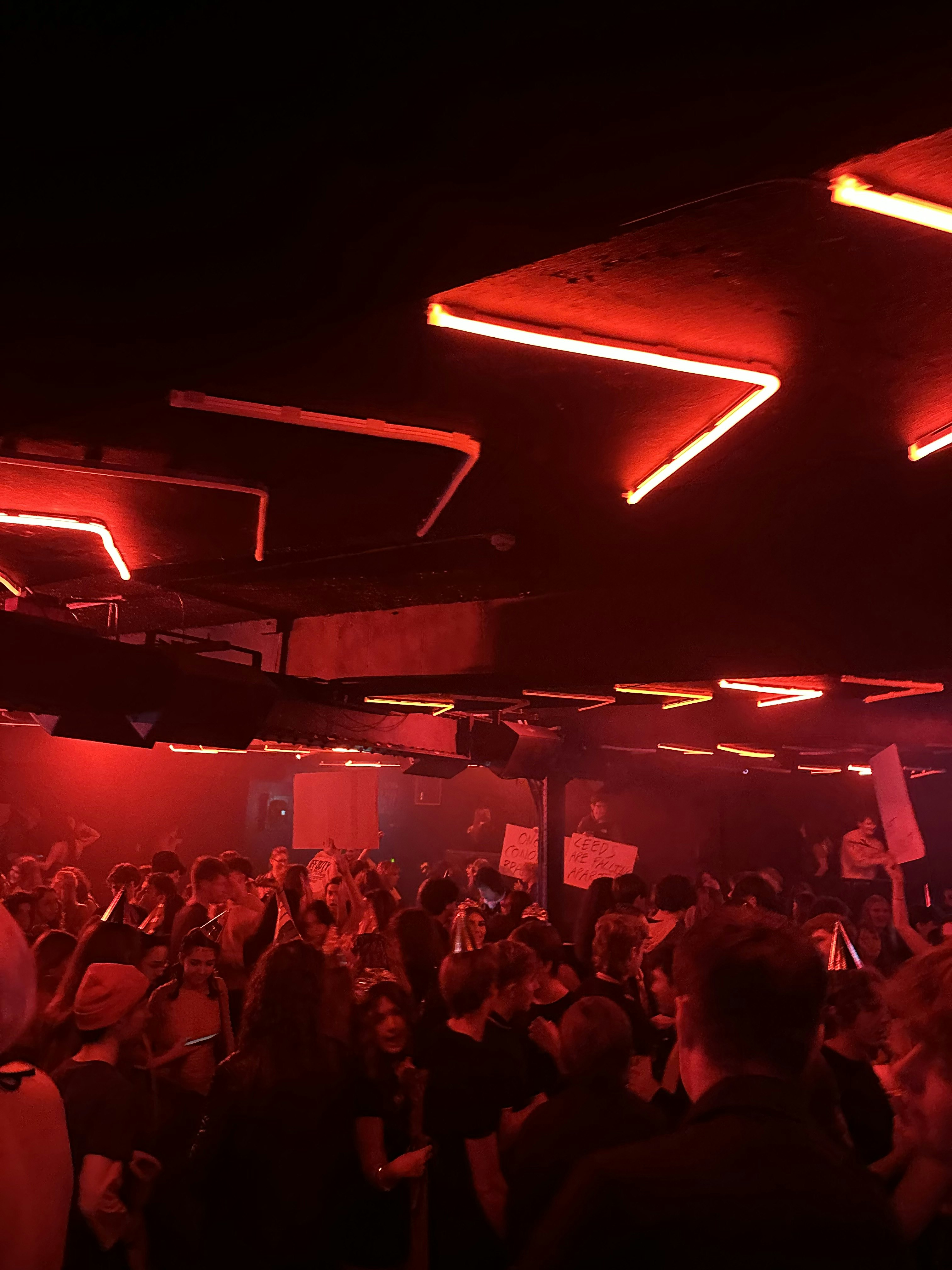 Shit Indie Disco – Shindie – FESTIVAL INDIE BANGERS FLOOR 1 ❤️‍🔥 PLUS POP/THROWBACKS ON FLOOR 2 ❤️‍🔥 £4 DOUBLES AND MIXER