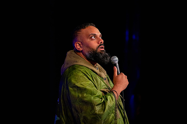 Guz Khan : Live  ** Join Mailing List **