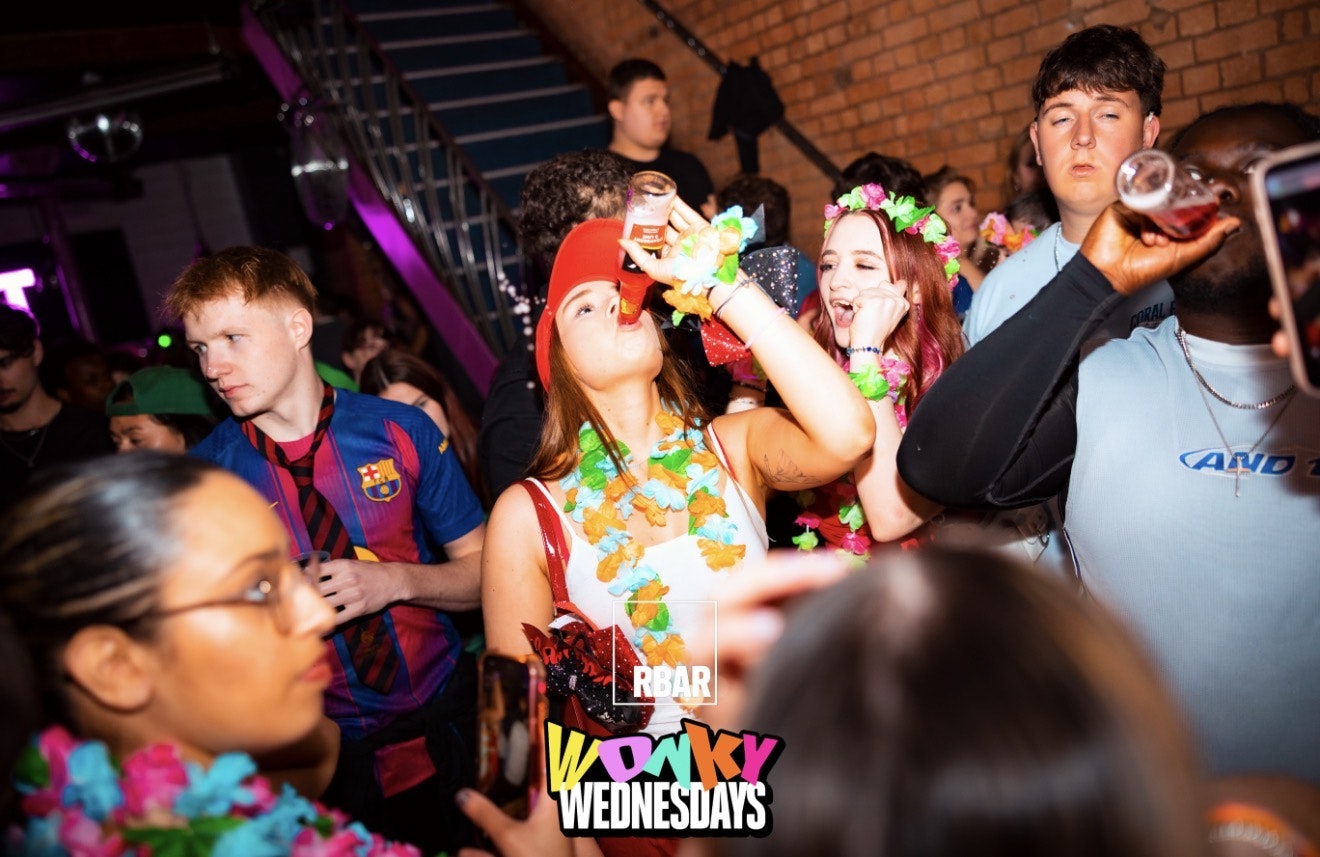 ✭ WonKy Wednesday’s ✭ Welcome Back DMU! ✭  with Drinks From £1!  ✭ @ R/Bar ✭
