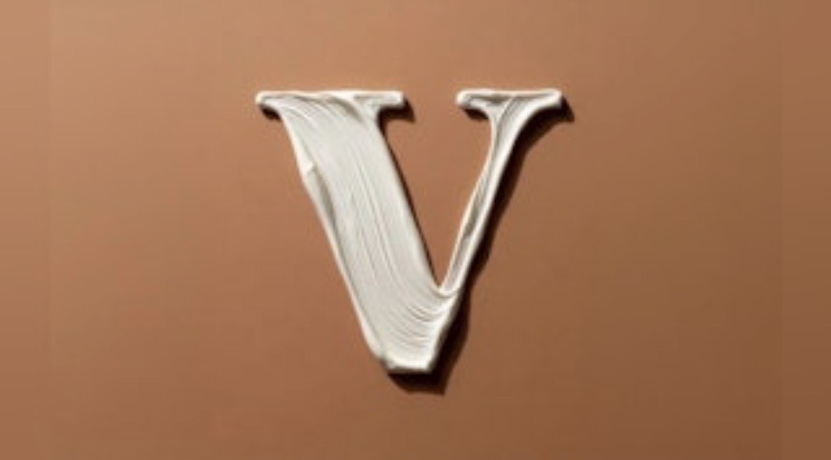 VANITY CLOSING POOL PARTY