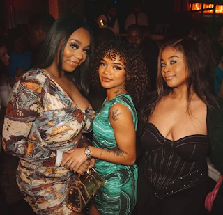 Sexy Fridays :: Vibes Central