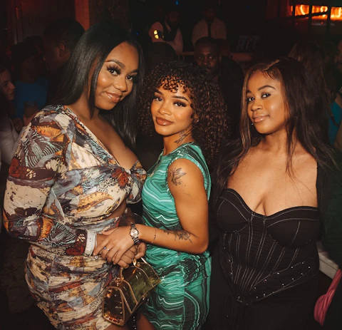 Sexy Fridays :: Vibes Central