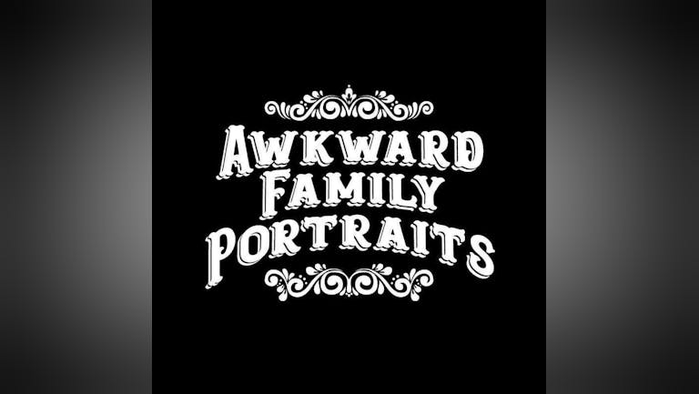 Awkward Family Portraits 