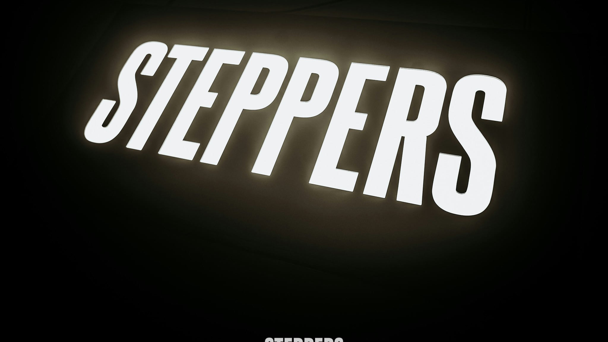 Steppers – Club