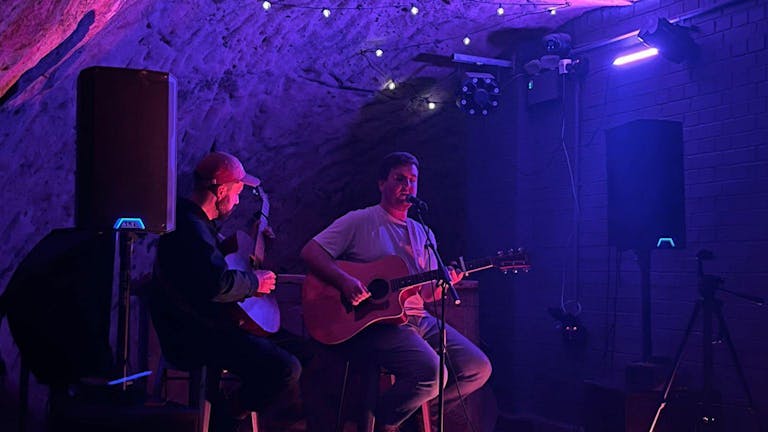 Acoustic Night in the Caves