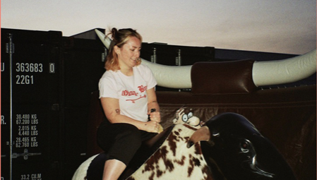 STAFF PARTY DJs – Zoë